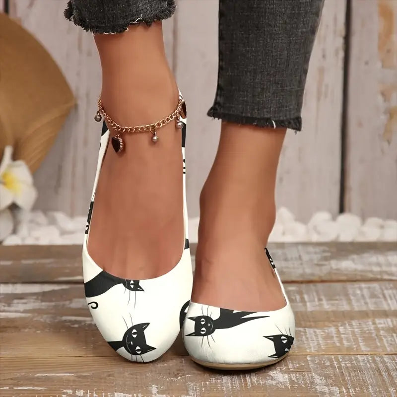 Omine Women's Wide Width Flat Shoes, Comfortable Casual Round Toe Classy Design Ballet Flats.
