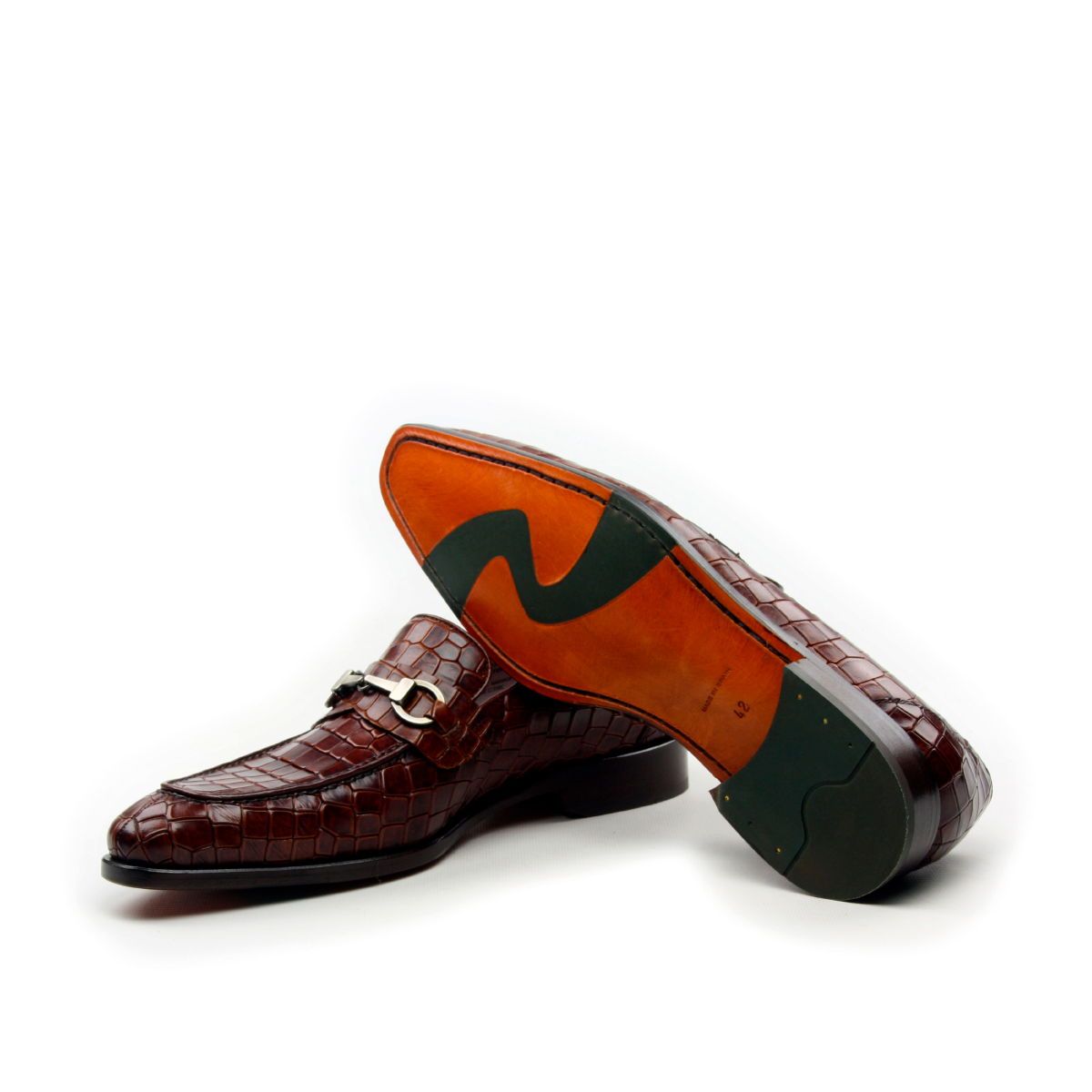 Omine Split Toe Loafer With Ornament