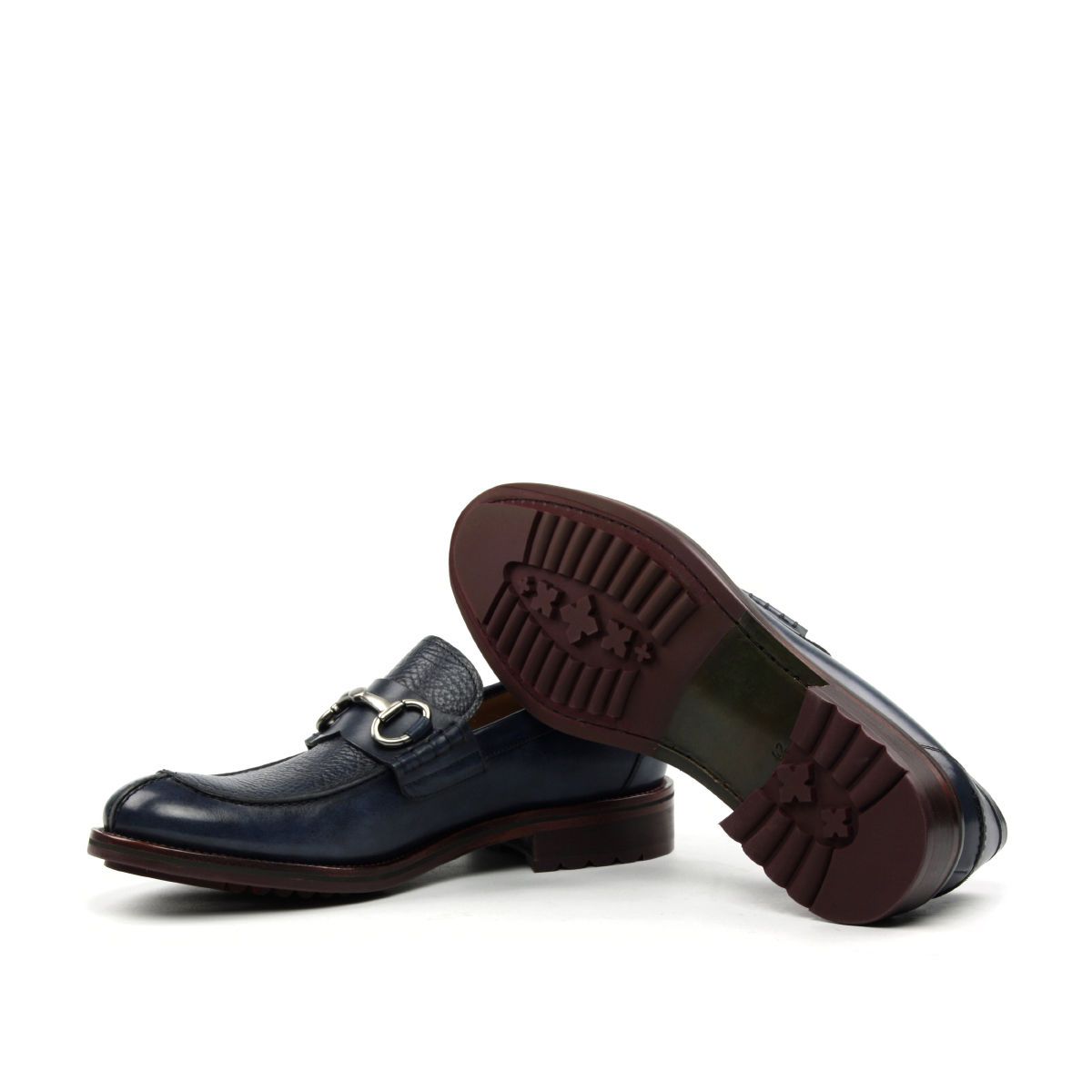 Omine Split Toe Loafer With Ornament