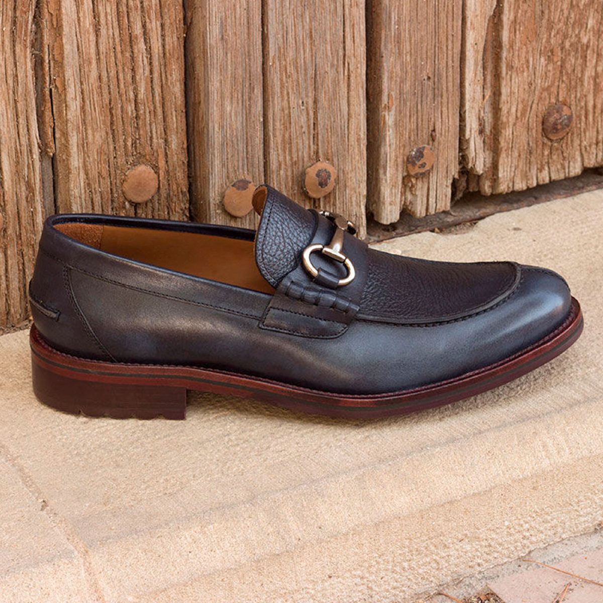 Omine Split Toe Loafer With Ornament