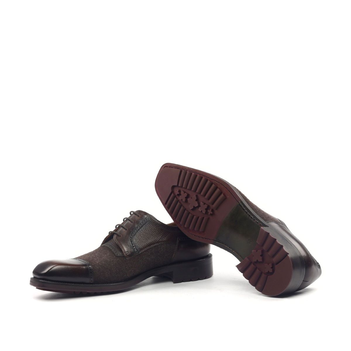 Omine Perforated Details Cap Toe Derby